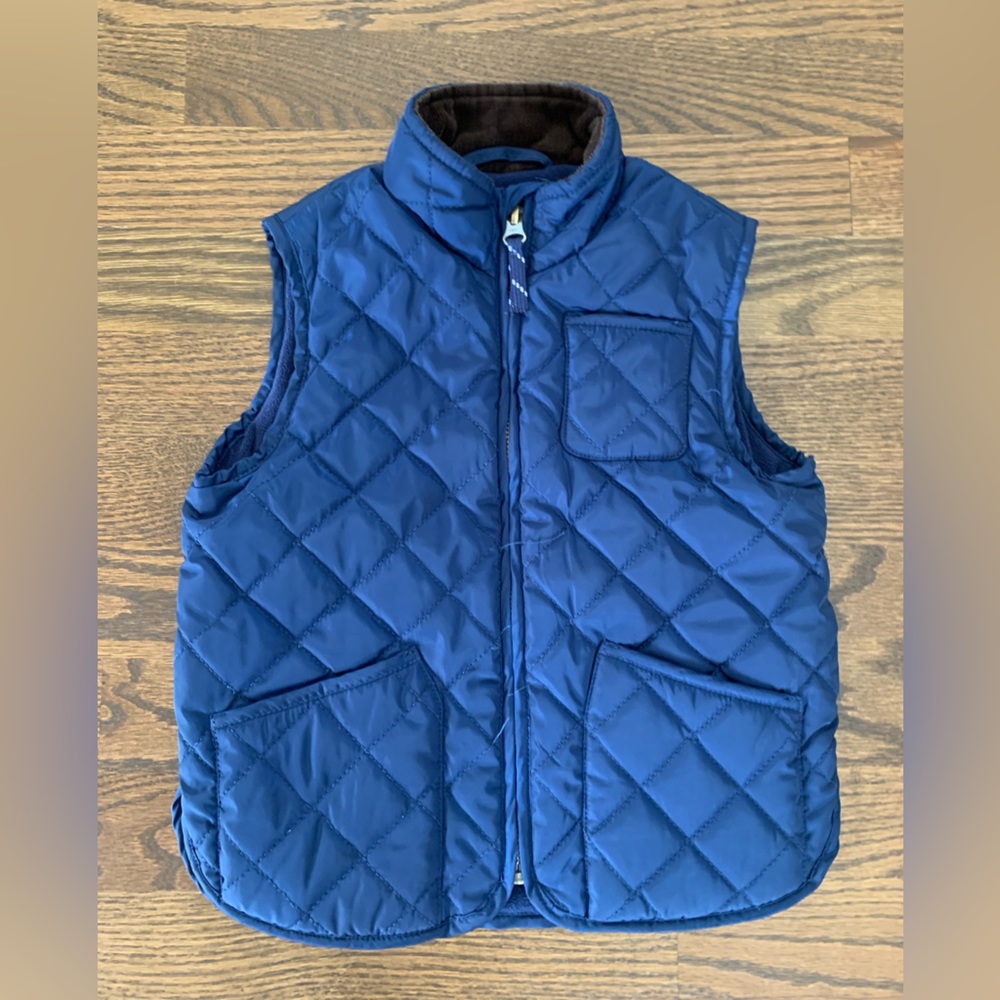 2/3 class club vest. Blue